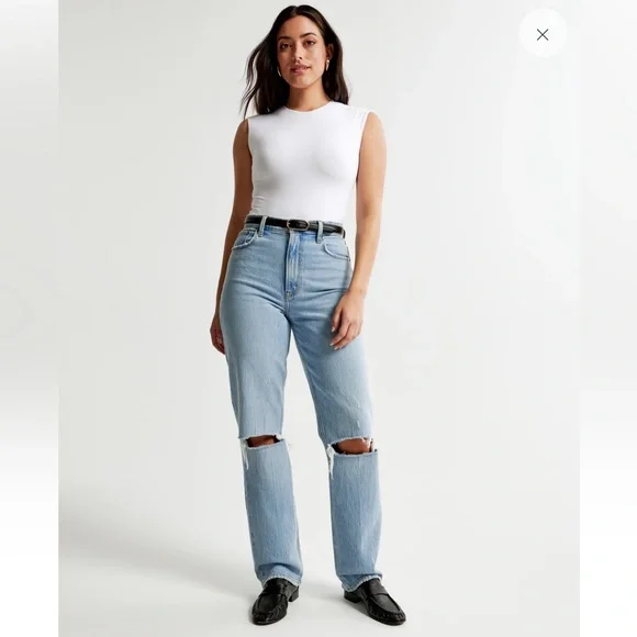 Abercrombie Curve Love 90s Ultra High Rise Straight Jeans - Picture 8 of 16
